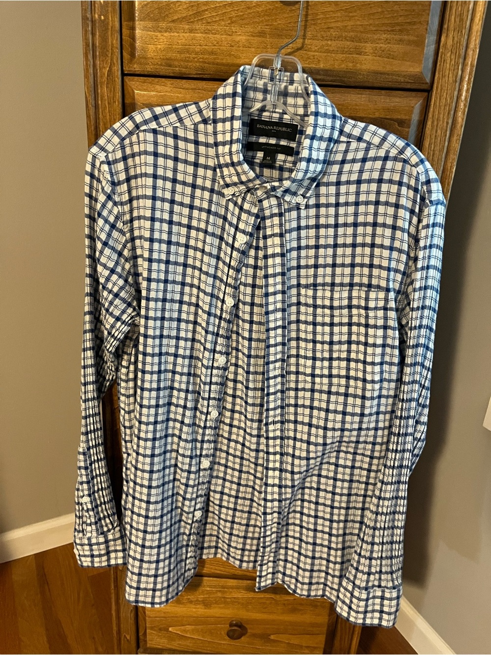 Banana Republic Women's Blue and White Plaid Button-Down Shirt in Crinkle Cotton